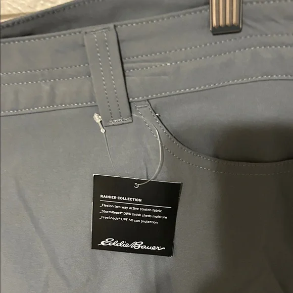 🐣Eddie Bauer  Graphite Rainier Capri Pants size 24 W NWT - Picture 6 of 10